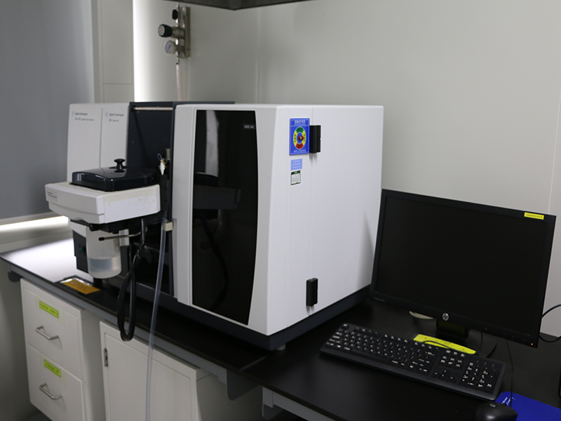Automatic atomic absorption spectrometer